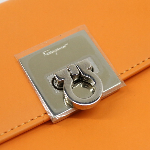 Salvatore Ferragamo Double hook Wallet Orange - Picture 7 of 8